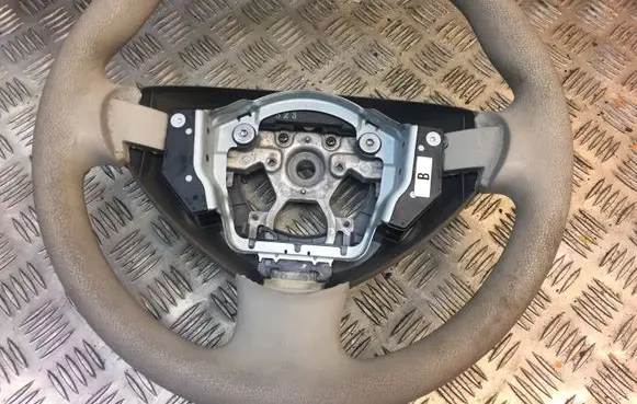 Nissan Leaf I (ZE0) Steering wheel