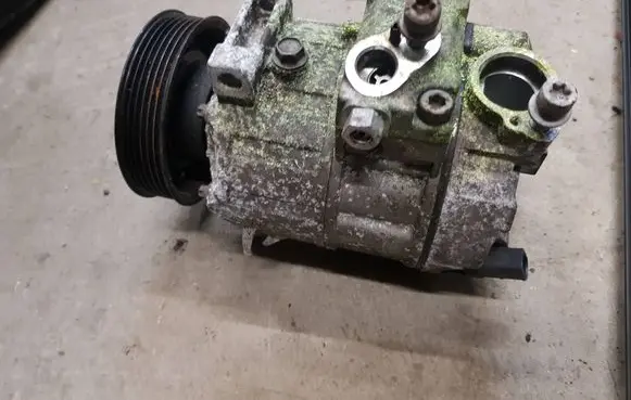 Volkswagen Eos Air conditioning (A/C) compressor (pump) 1K0820803N 6872074060