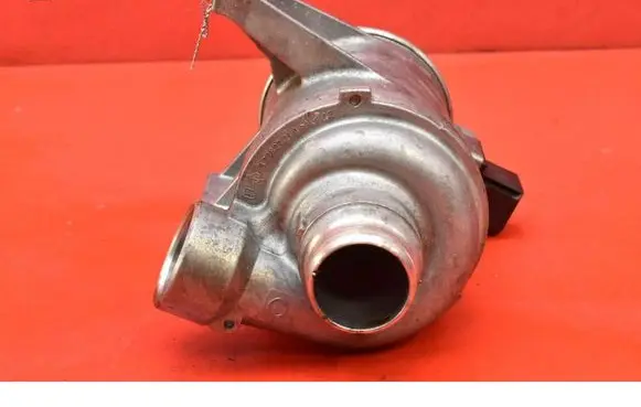 Volvo V40 Water pump 31368715
