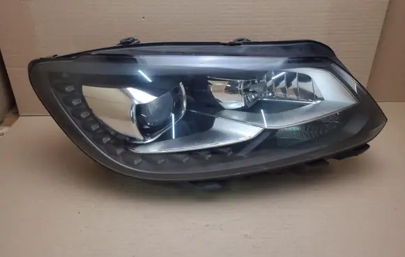 Volkswagen Touran II Headlight/headlamp 1T2941752E