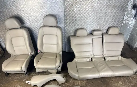 Seat set