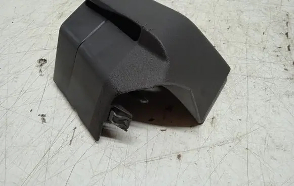 Volvo V70 Seat belt trim 