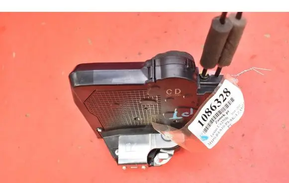 Lexus UX Rear door lock 