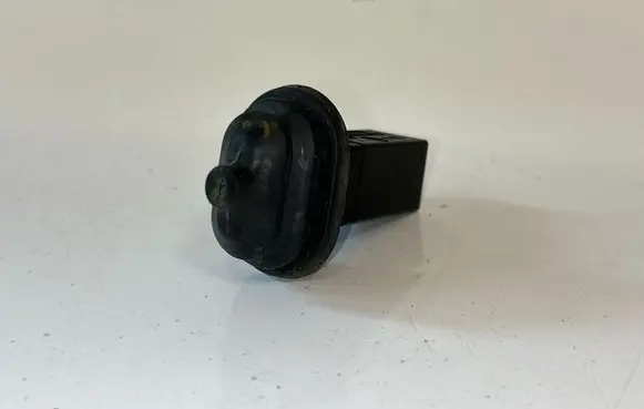 BMW 3 E46 Fuel tank opening switch 82289392