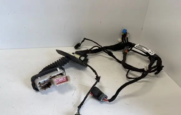 Jeep Grand Cherokee Front door wiring loom P68136768AD