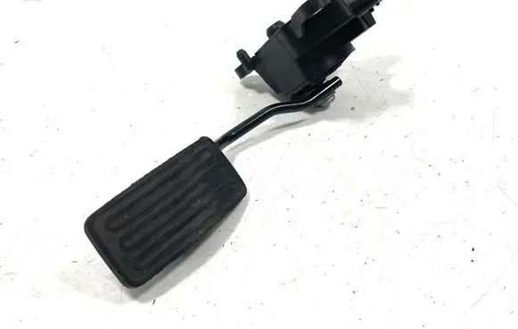 Nissan Qashqai Accelerator throttle pedal 1988C00848