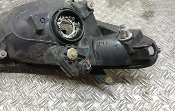 Toyota Previa (XR30, XR40) II Headlight/headlamp 