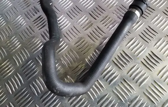 BMW X3 E83 Engine coolant pipe/hose