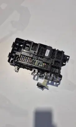 Ford Mustang VI Fuse module HR3T15604