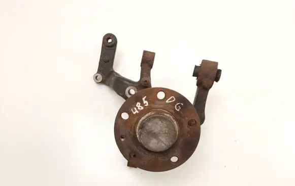 Rear wheel hub