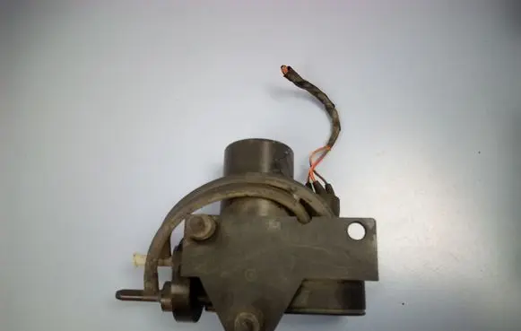 Rover 75 Vacuum valve 003572