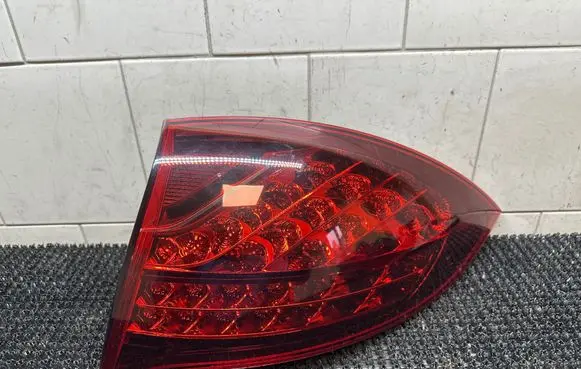 Porsche Cayenne (92A) Rear/tail lights 7P5945096M
