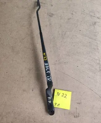 Volkswagen Golf IV Front wiper blade arm 2384298