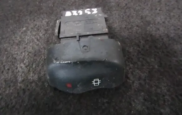 Renault Megane I Central locking switch button 841242B 95356