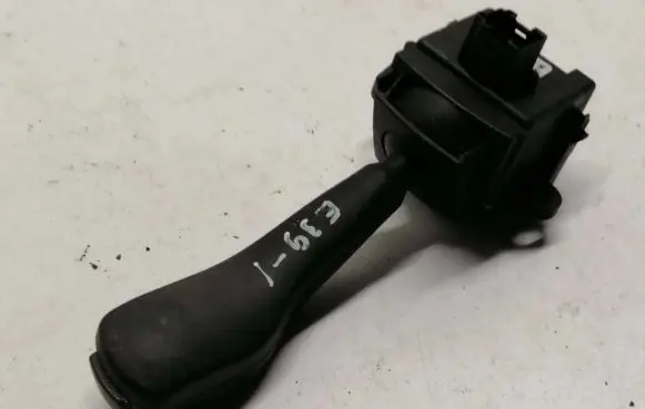 BMW 5 E39 Indicator stalk 8363668K 01104010