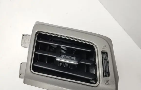 Toyota RAV 4 (XA40) Dashboard side air vent grill/cover trim 5567042110