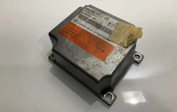 Mercedes-Benz E W211 Airbag control unit/module 2118701185 0285010146 A2118701185