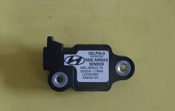 Hyundai Matrix Airbag deployment crash/impact sensor 9592017000 95920-17000