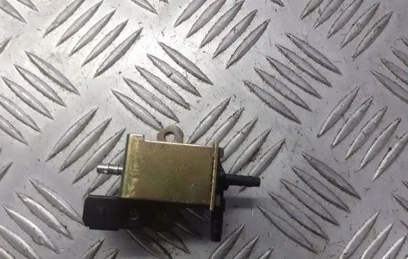 Audi A4 S4 B5 8D Turbo solenoid valve
