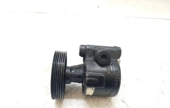 Volvo V40 Power steering pump 7846075