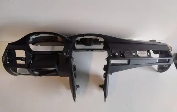 BMW 5 E60 E61 Dashboard 7034103