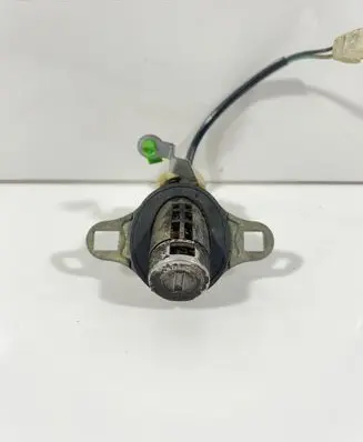 Mazda Premacy Tailgate exterior lock 