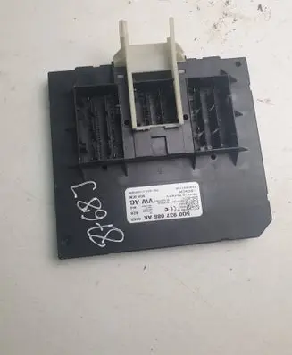 Volkswagen PASSAT B8 Engine ECU kit and lock set 5Q0937086AK F005V01739