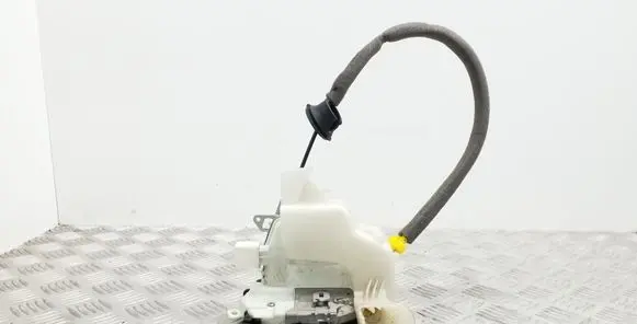 Audi Q3 8U Front door lock 8J1837015F