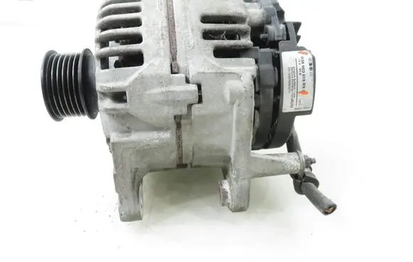 Volkswagen Polo IV 9N3 Generator/alternator 038903018RX
