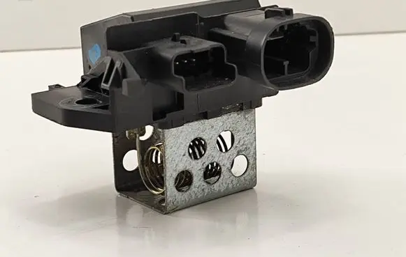 Peugeot 5008 II Coolant fan relay 9829220580 F2182015
