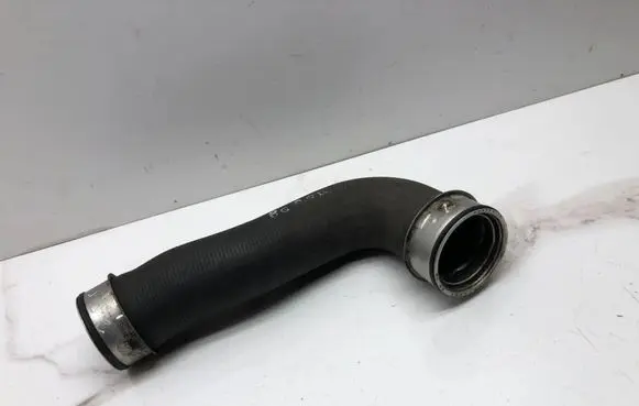 Volkswagen PASSAT B6 Intercooler hose/pipe 1K0145834L 9E77009