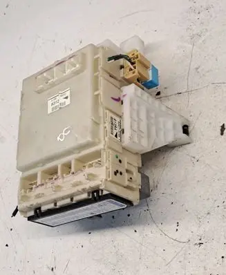 Toyota Prius (XW20) Fuse module 9312 5I080892
