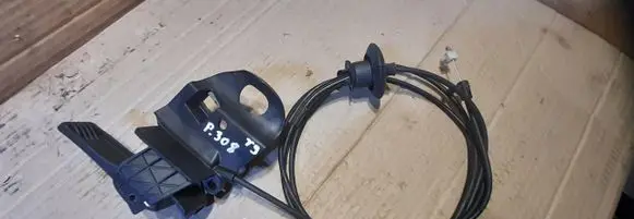 Peugeot 308 Engine bonnet/hood lock release cable 