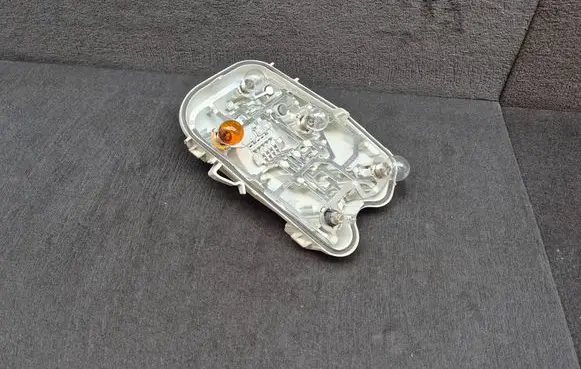 Audi A6 S6 C6 4F Tail light bulb cover holder 4F5945221C ZB436073 ZB436071