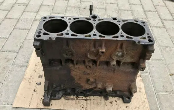 Volkswagen Jetta II Engine block 