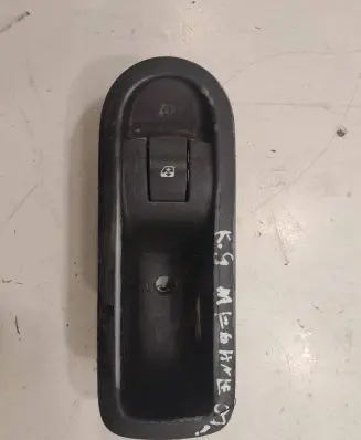 Renault Megane II Electric window control switch 156015540