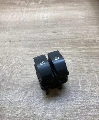 Renault Megane I Electric window control switch