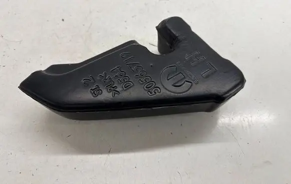 Dodge Hornet Fender foam support/seal 50565719 68607057AA 68606931AA