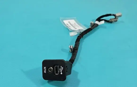 Fiat Freemont USB socket connector 68068292AA IMPRK1559859