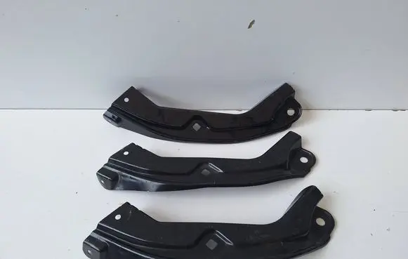Skoda Fabia Mk3 (NJ) Headlight/headlamp mounting bracket 6V0805931
