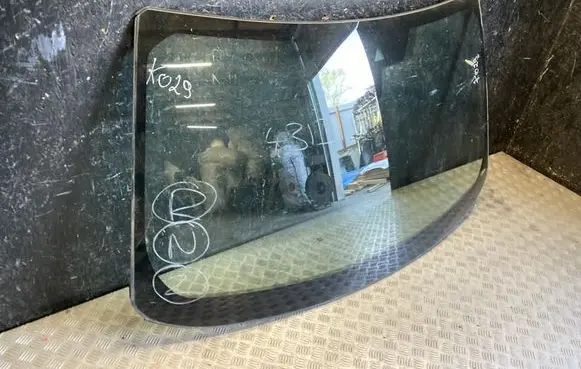 Land Rover Discovery Sport Front windscreen/windshield window 