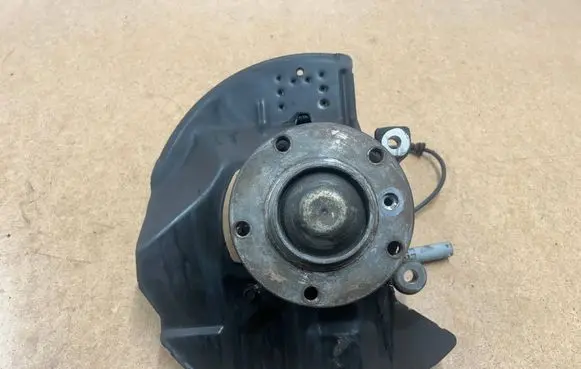 BMW 3 E46 Front wheel hub spindle knuckle 31211096429 1096429 31222299192