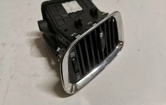 Dodge Durango Dash center air vent grill 0275804 X90016900XX