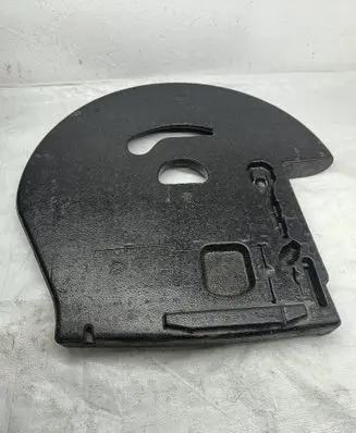 Skoda Yeti (5L) Spare wheel section trim 5L6863957B
