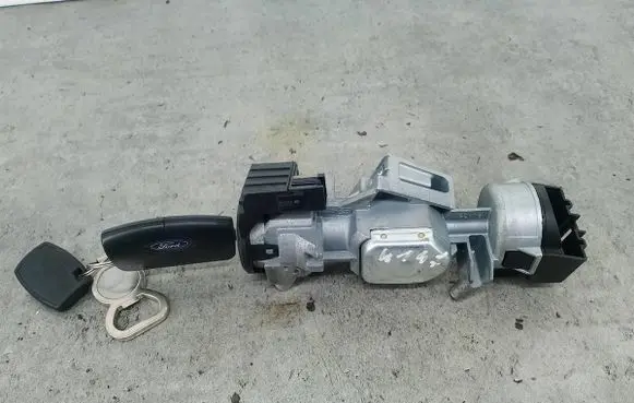 Ford Focus C-MAX Ignition lock 3M513F880AA