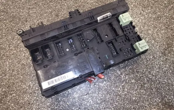 BMW X5 E53 Fuse module 8378107