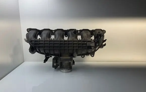BMW X5 E70 Intake manifold 7576911 11110330171