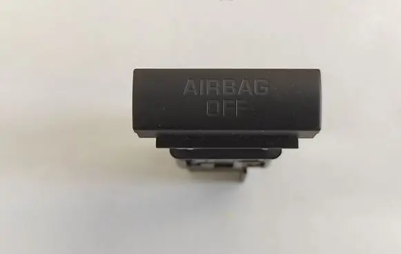 Passenger airbag on/off switch