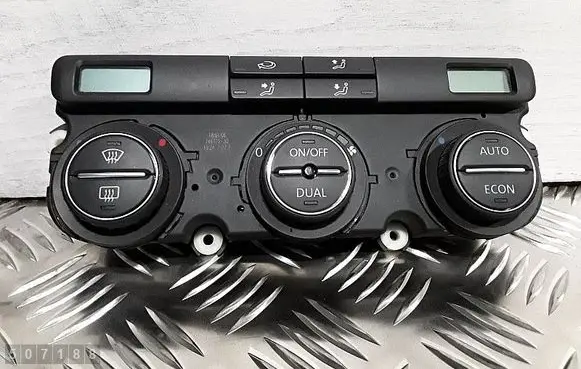 Volkswagen PASSAT B6 Climate control unit 74677530
