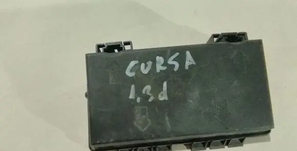 Opel Corsa D Fuse box cover